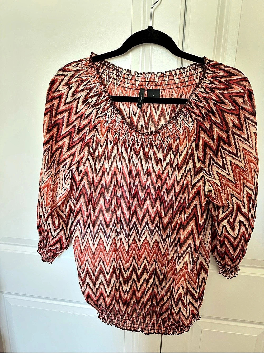 New Directions Geometric Blouse in Red & White Large Like New